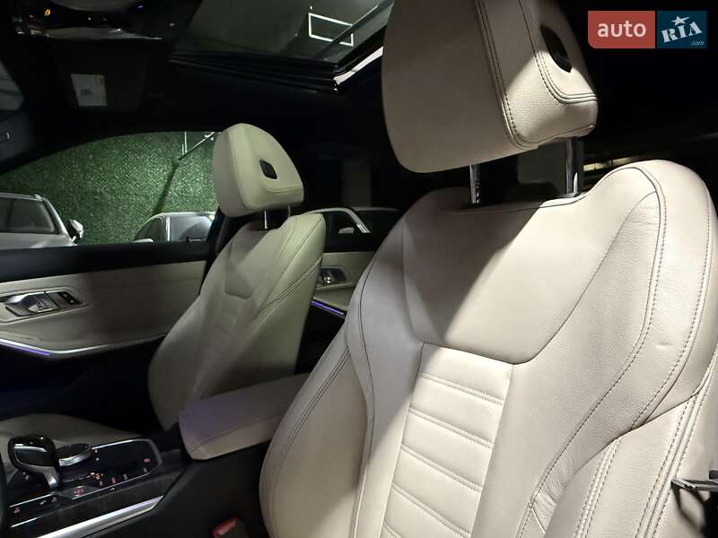 Седан BMW 3 Series 2019 в Киеве
