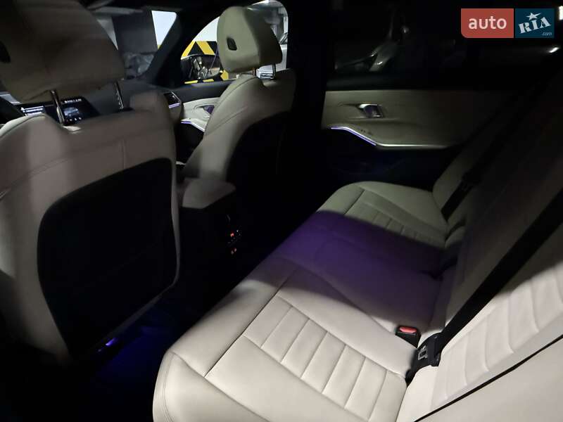 Седан BMW 3 Series 2019 в Киеве