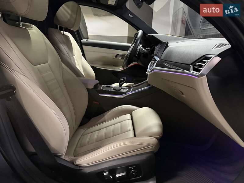 Седан BMW 3 Series 2019 в Киеве