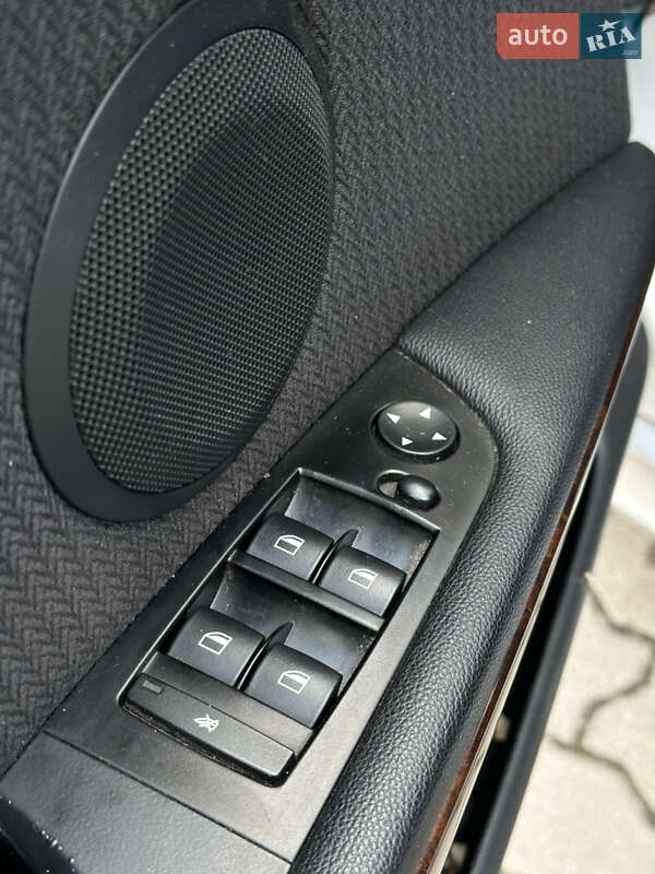 Седан BMW 3 Series 2009 в Яворове