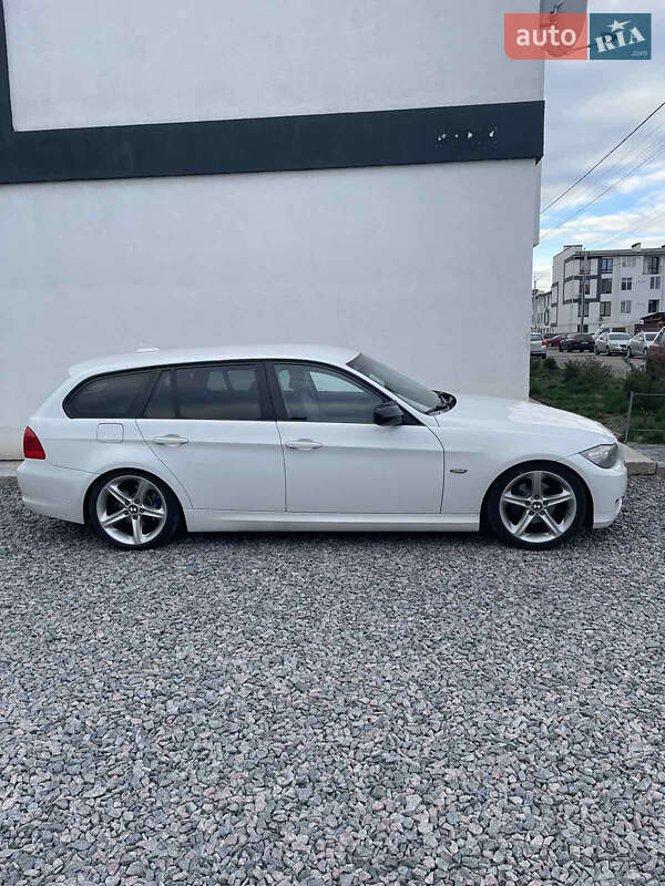 Универсал BMW 3 Series 2010 в Киеве