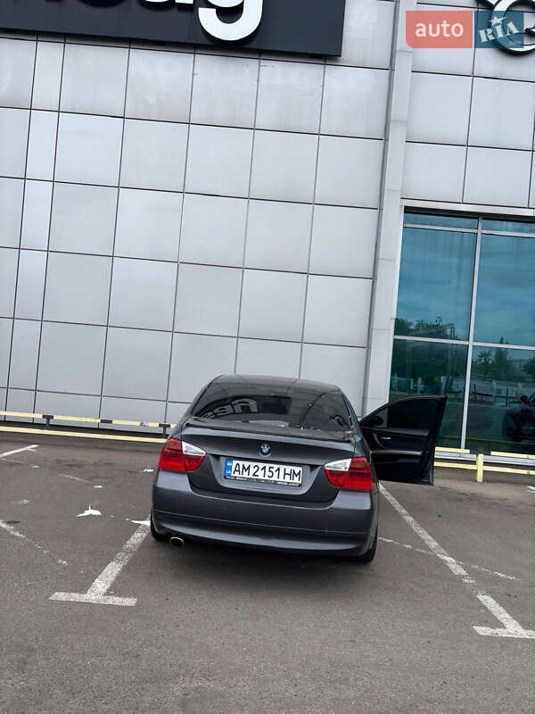 Седан BMW 3 Series 2005 в Одессе