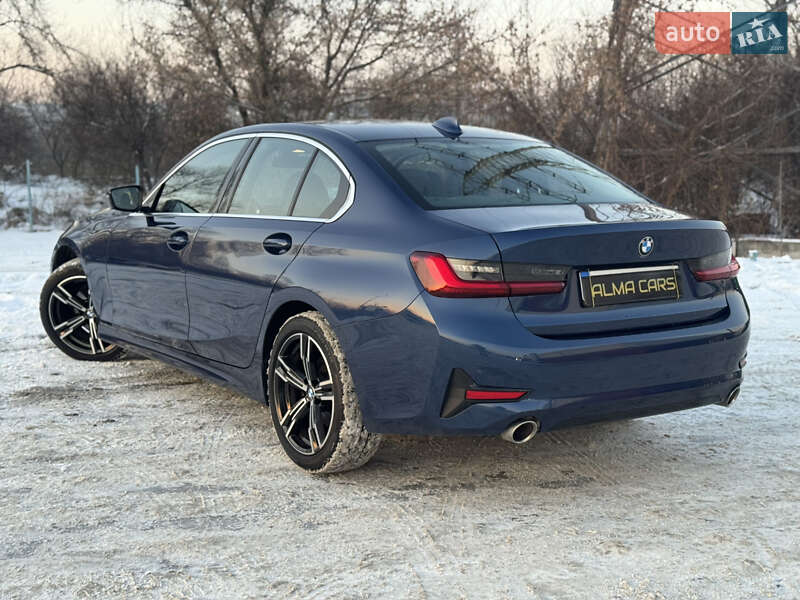 Седан BMW 3 Series 2022 в Киеве