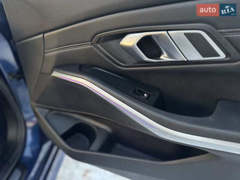 Седан BMW 3 Series 2022 в Киеве