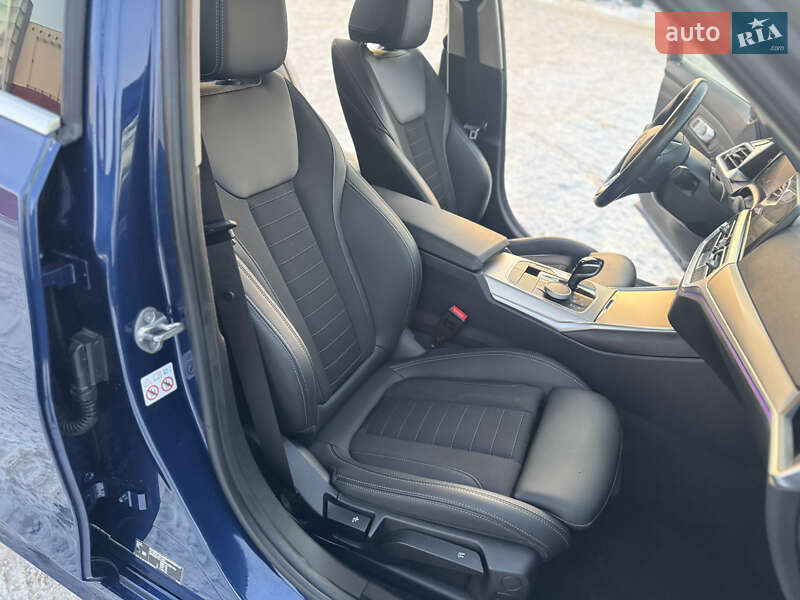 Седан BMW 3 Series 2022 в Киеве