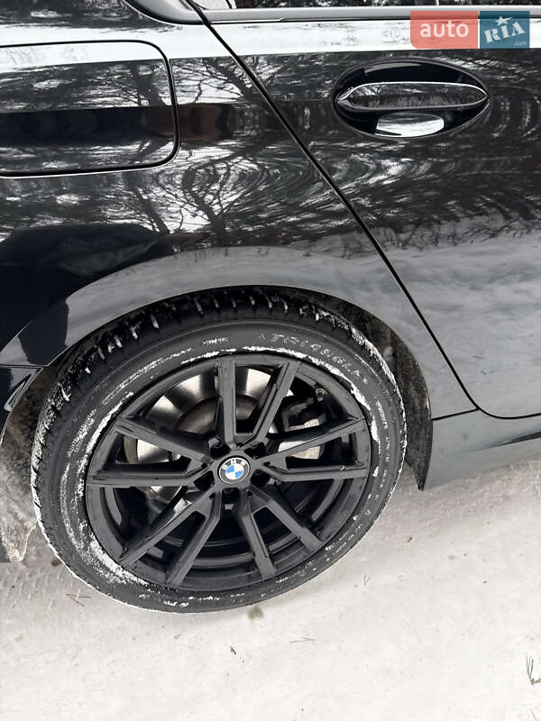 Седан BMW 3 Series 2019 в Ровно