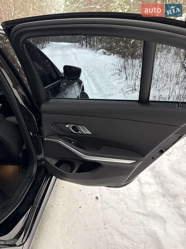 Седан BMW 3 Series 2019 в Ровно