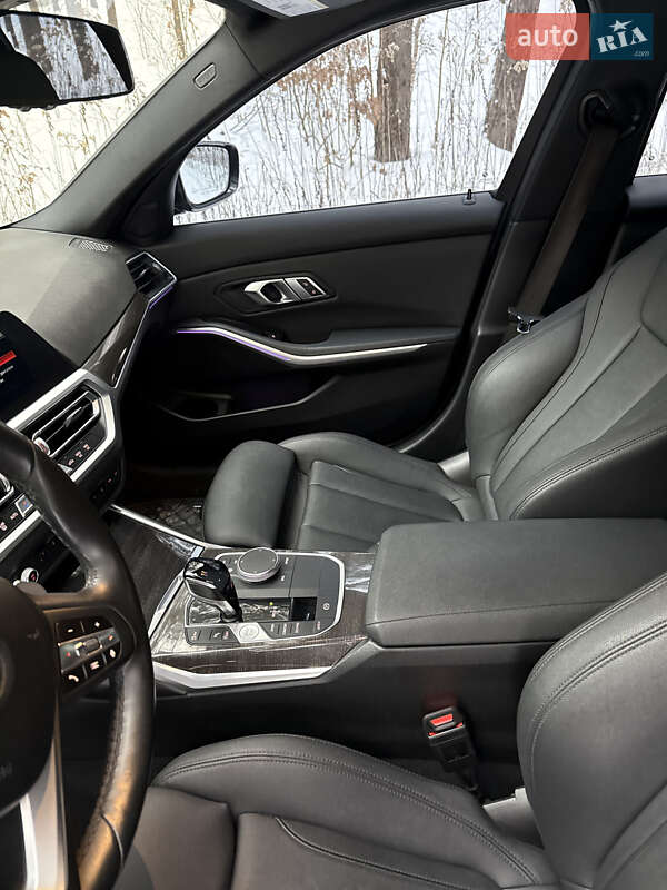Седан BMW 3 Series 2019 в Ровно