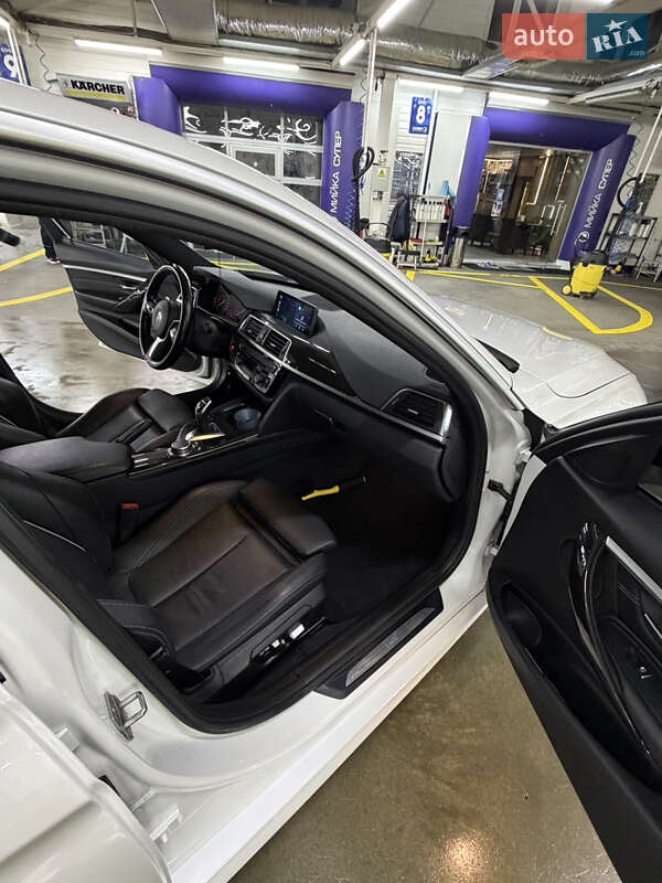 Седан BMW 3 Series 2016 в Киеве