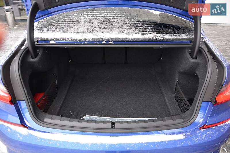 Седан BMW 3 Series 2022 в Киеве