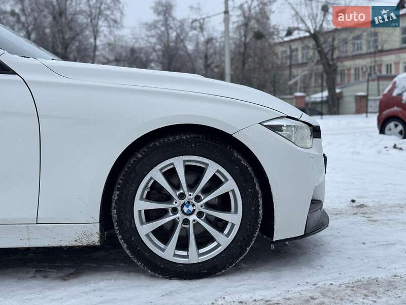 Седан BMW 3 Series 2016 в Киеве
