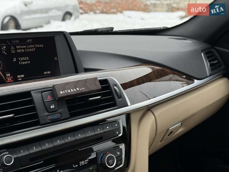 Седан BMW 3 Series 2016 в Киеве