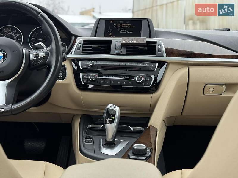 Седан BMW 3 Series 2016 в Киеве