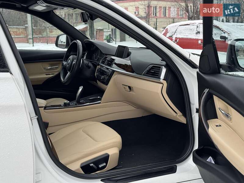 Седан BMW 3 Series 2016 в Киеве