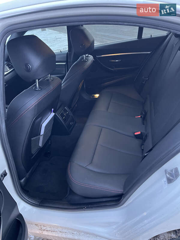 Седан BMW 3 Series 2017 в Киеве