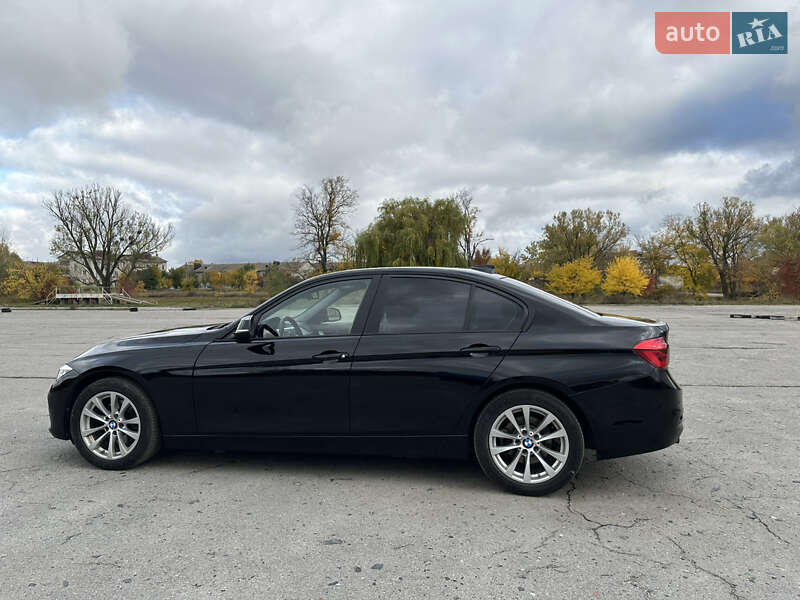Седан BMW 3 Series 2015 в Киеве
