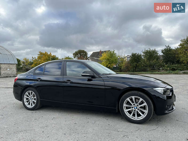 Седан BMW 3 Series 2015 в Киеве