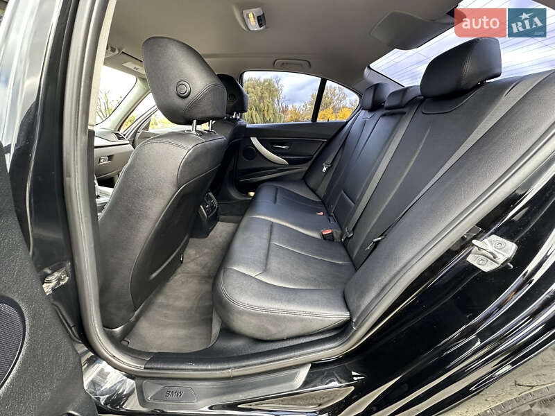 Седан BMW 3 Series 2015 в Киеве