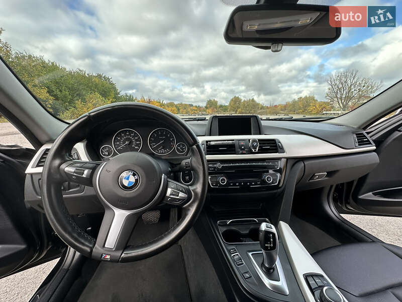 Седан BMW 3 Series 2015 в Киеве