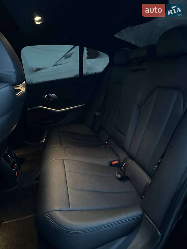 Седан BMW 3 Series 2020 в Львове