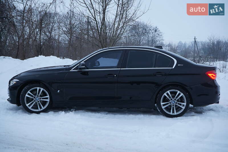 Седан BMW 3 Series 2018 в Попельне