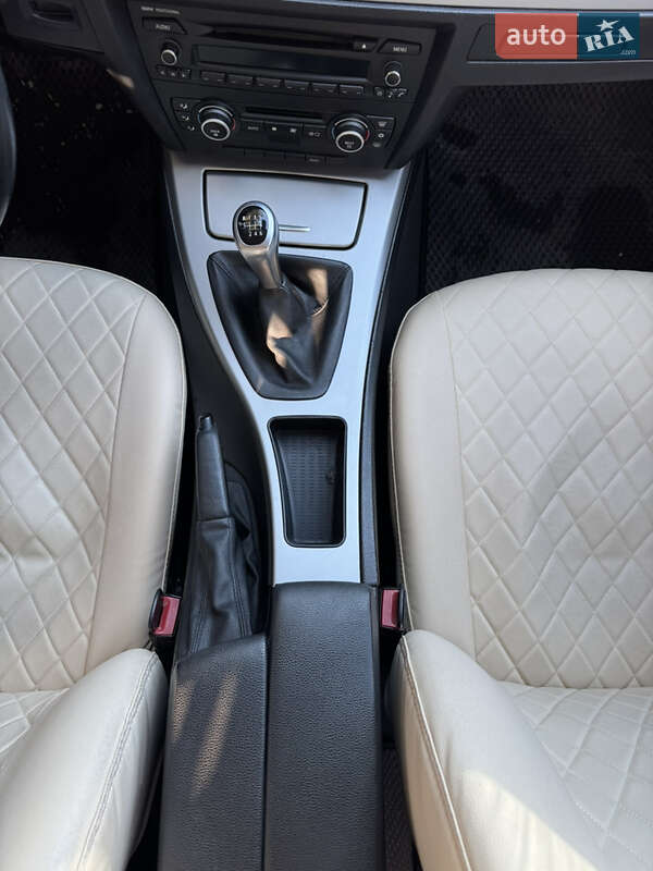 Седан BMW 3 Series 2009 в Полтаве