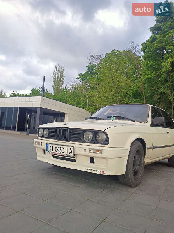 Седан BMW 3 Series 1985 в Кропивницком