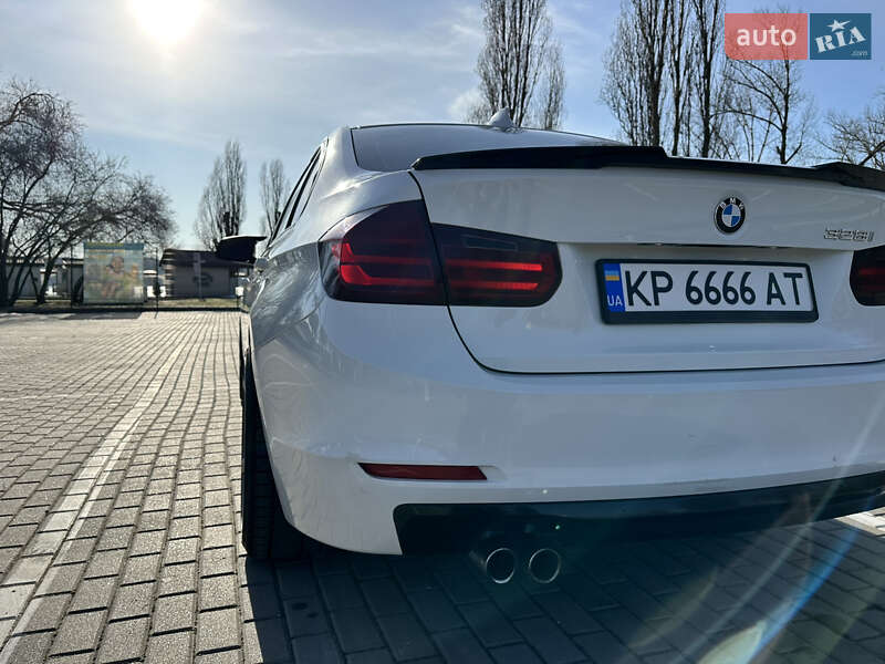 Седан BMW 3 Series 2012 в Запорожье