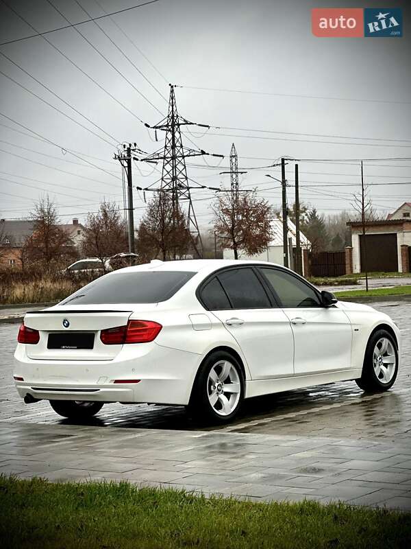 Седан BMW 3 Series 2013 в Ирпене
