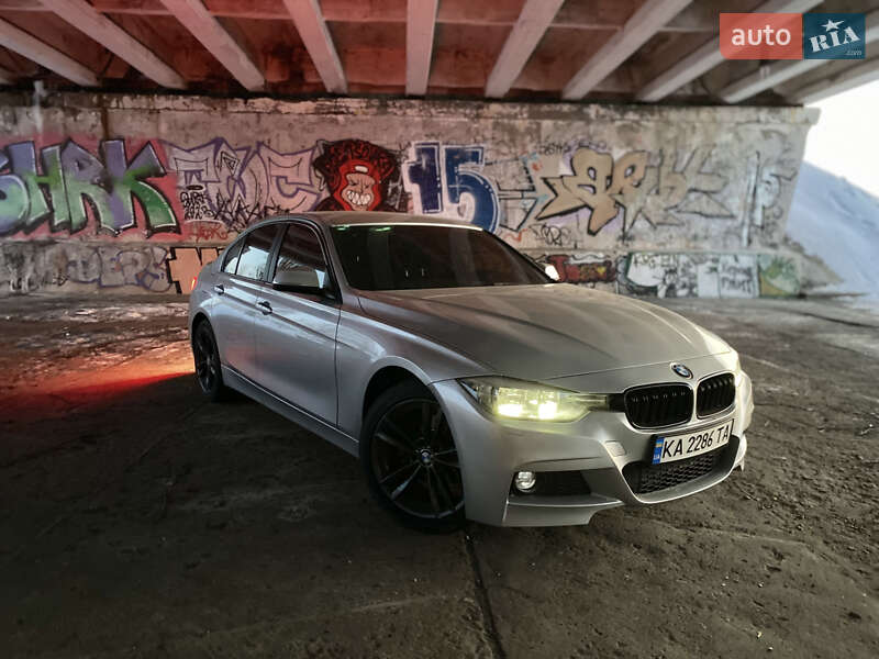 Седан BMW 3 Series 2016 в Киеве