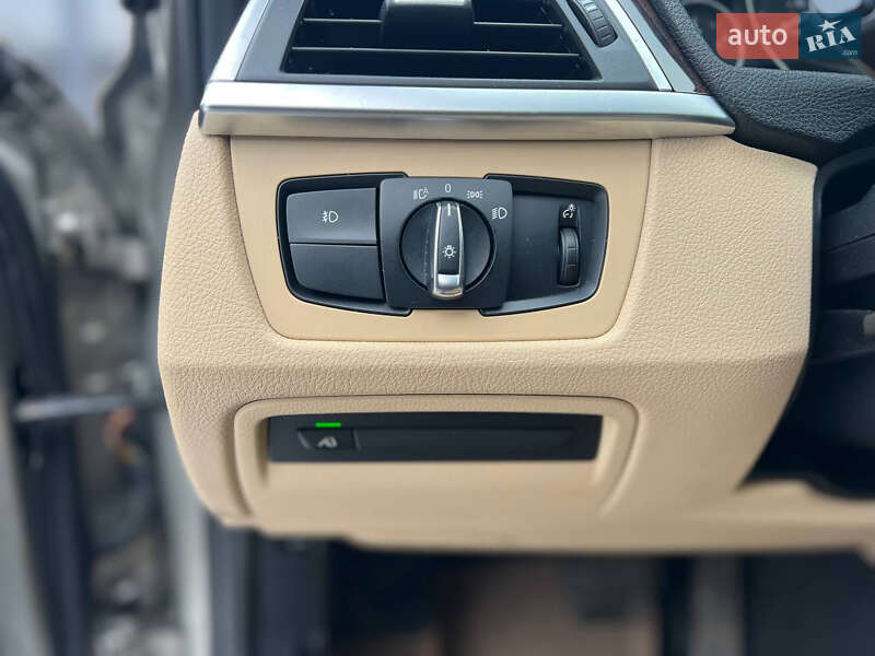 Седан BMW 3 Series 2017 в Киеве