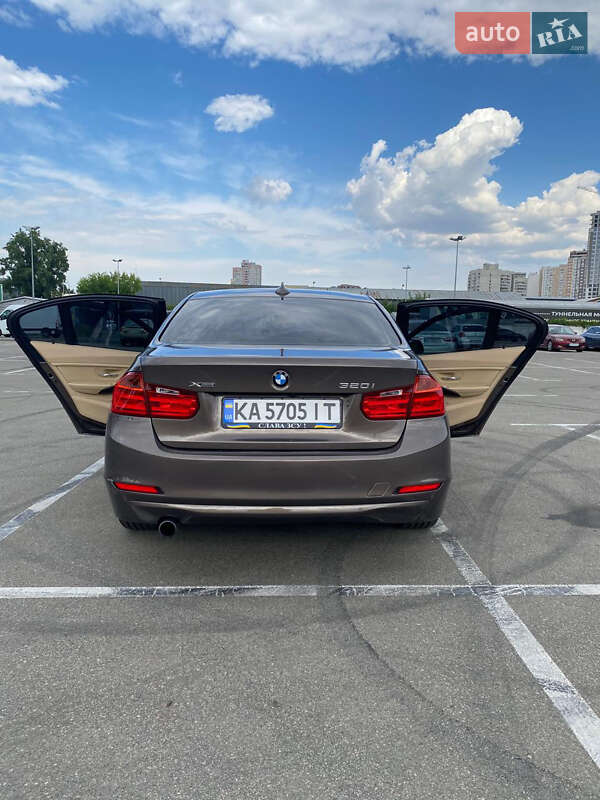 Седан BMW 3 Series 2014 в Киеве