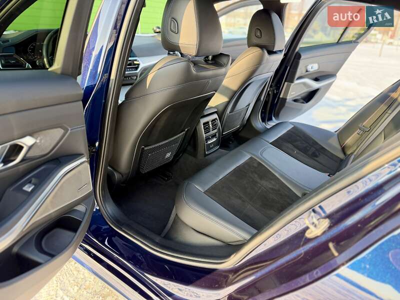 Седан BMW 3 Series 2021 в Киеве