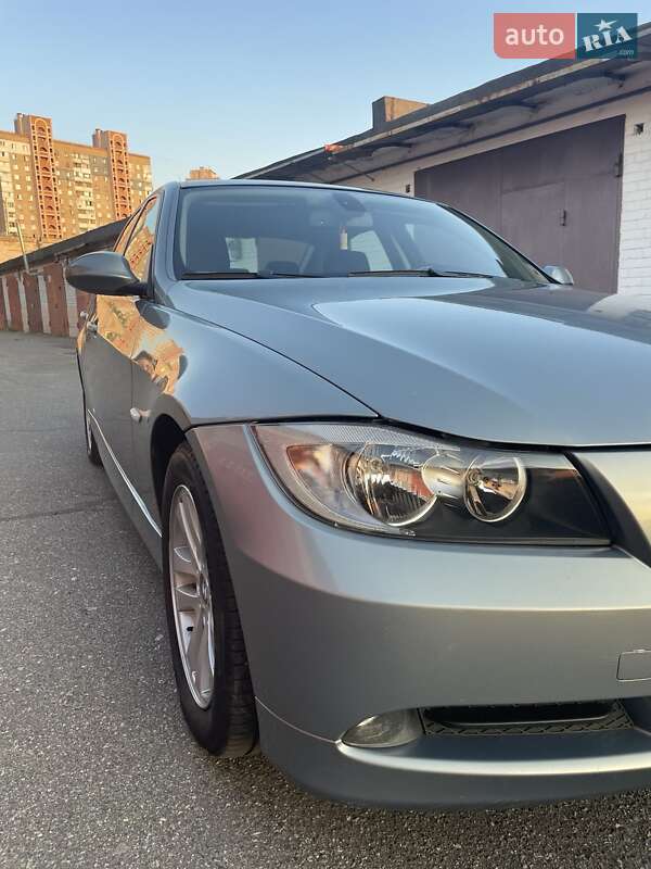 Седан BMW 3 Series 2006 в Киеве