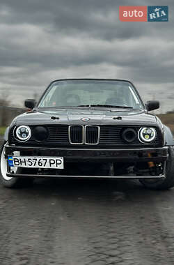 Седан BMW 3 Series 1985 в Львове