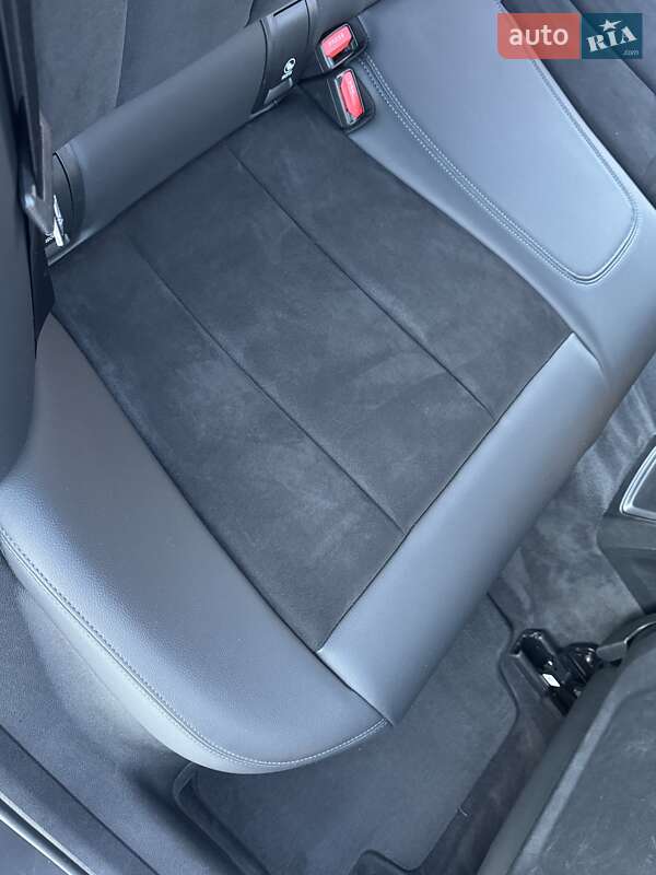 Седан BMW 3 Series 2021 в Киеве