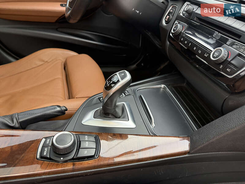 Седан BMW 3 Series 2017 в Могилев-Подольске