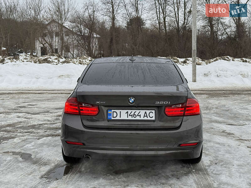 Седан BMW 3 Series 2015 в Львове