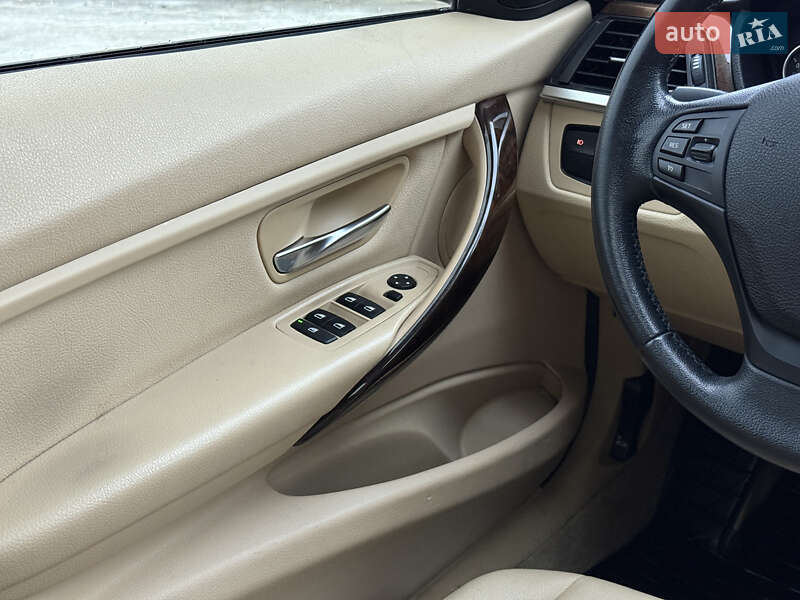 Седан BMW 3 Series 2015 в Львове