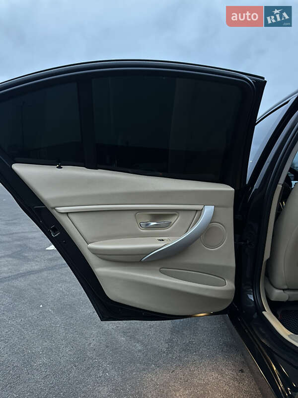 Седан BMW 3 Series 2016 в Полтаве