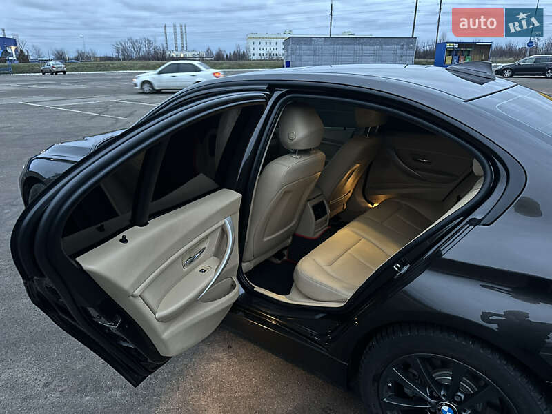 Седан BMW 3 Series 2016 в Полтаве