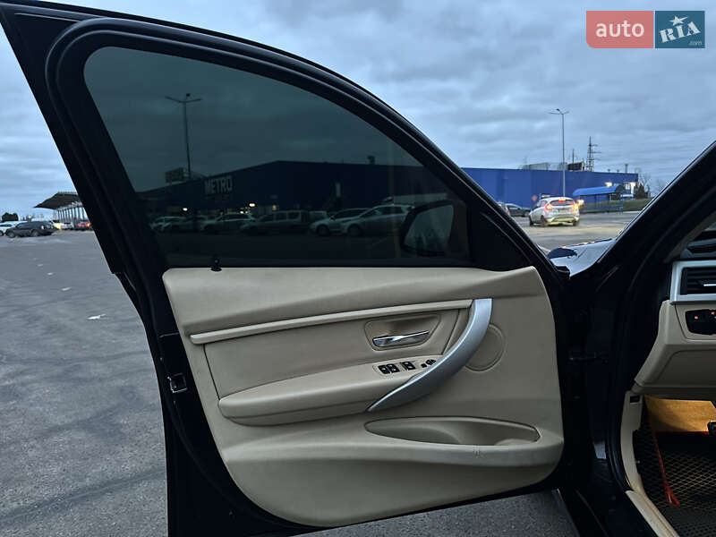 Седан BMW 3 Series 2016 в Полтаве