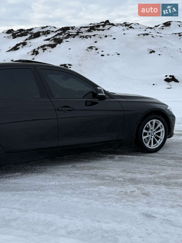 Седан BMW 3 Series 2016 в Виннице