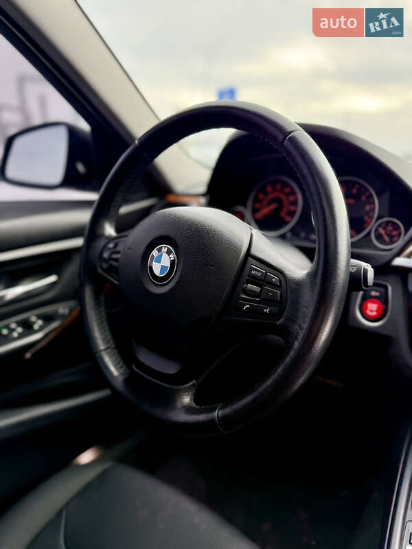 Седан BMW 3 Series 2016 в Виннице