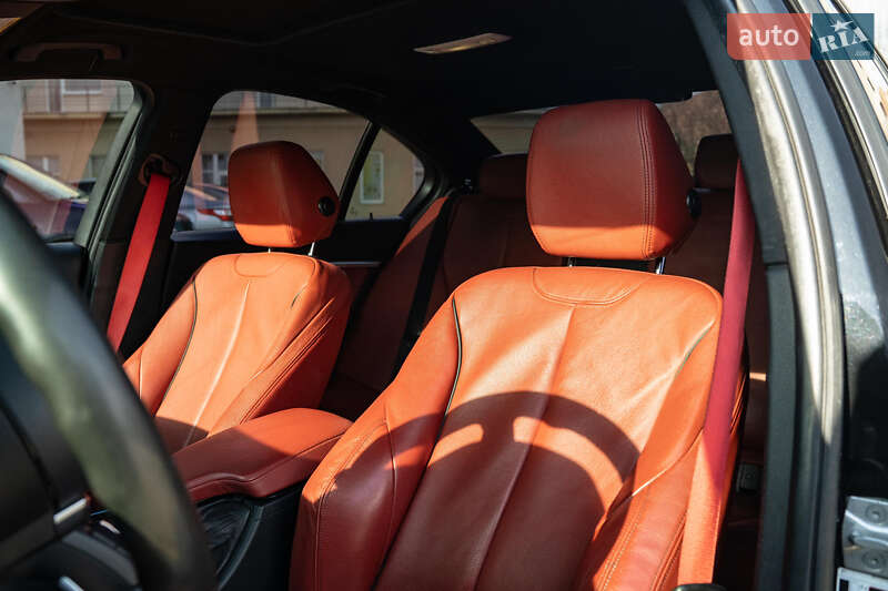 Седан BMW 3 Series 2017 в Черновцах