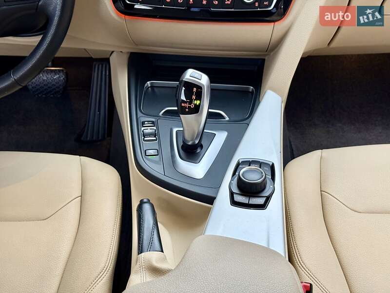 Седан BMW 3 Series 2016 в Днепре