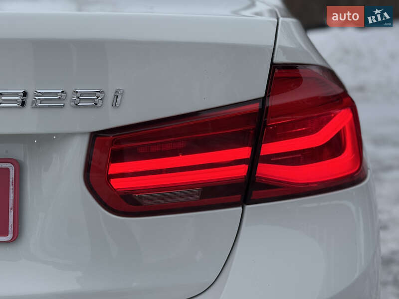 Седан BMW 3 Series 2015 в Сарнах