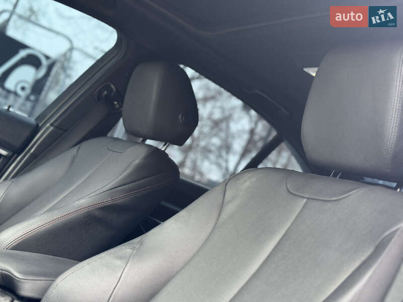 Седан BMW 3 Series 2015 в Сарнах