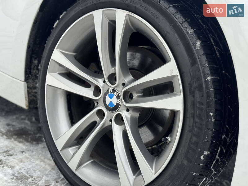 Седан BMW 3 Series 2015 в Сарнах