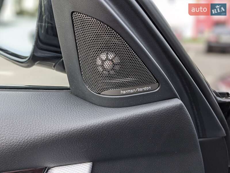 Седан BMW 3 Series 2017 в Киеве